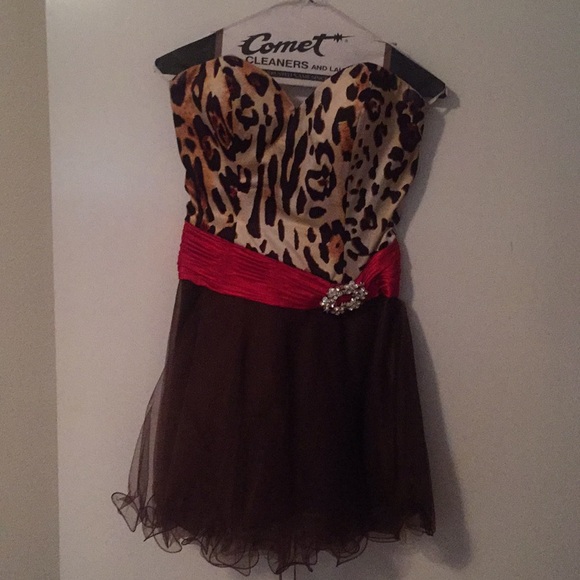 Cocktail dress with animal print and ruffled skirt - Picture 1 of 4